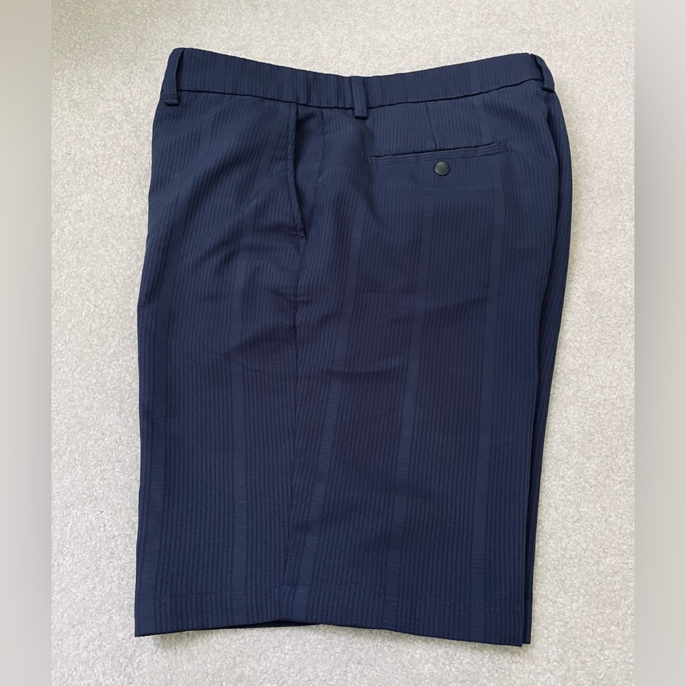 Haggar Active Series Men’s Navy Golf Shorts, Size 34